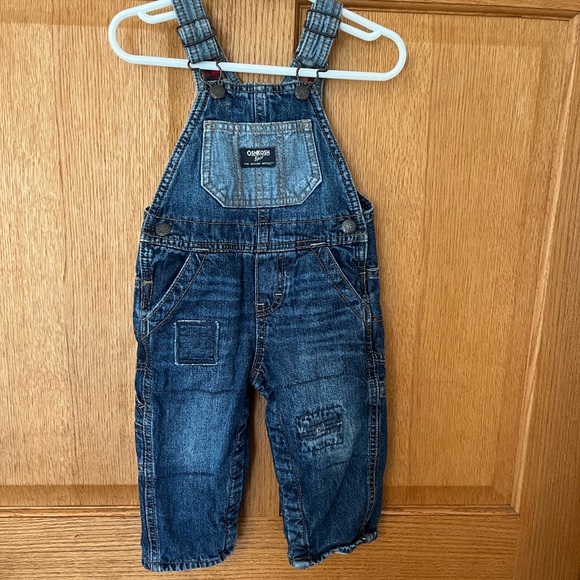 Meet your Posher, Bertha great! Deals on bundles!! - Picture 4 of 10